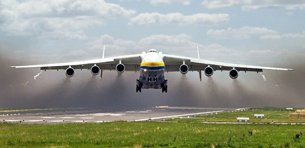 تیکآف باشکوه بزرگترین هواپیمای جهان تیکآف باشکوه بزرگترین هواپیمای جهان