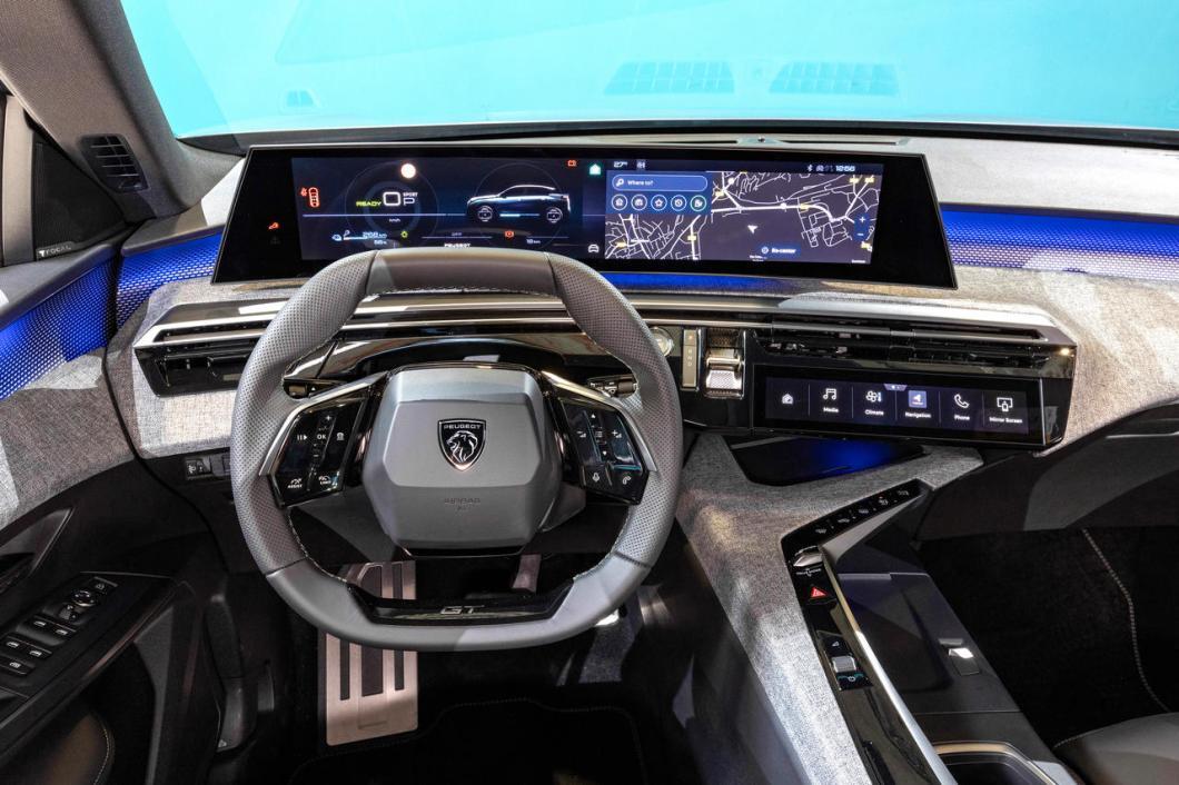 پژو ۳۰۰۸ مدل ۲۰۲۴ نسخه‌های الکتریکی و هیبریدی جدید معرفی شدند