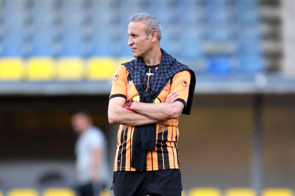 عصبانیت گل محمدی؛ من این مهاجم را نمیخواستم عصبانیت گل محمدی؛ من این مهاجم را نمیخواستم