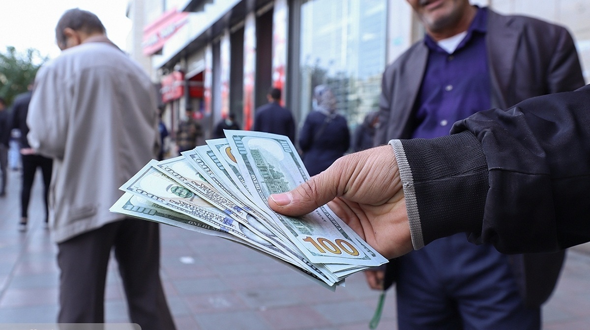 دلالان چگونه بازار ارز را برهم می‌زنند؟