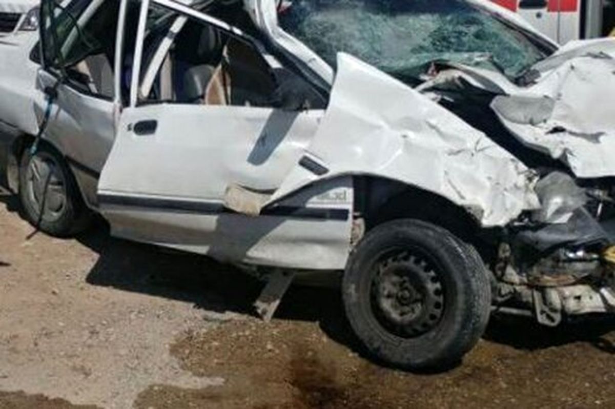 لحظه وحشتناک برخورد پراید با لیفان پارک شده! لحظه وحشتناک برخورد پراید با لیفان پارک شده!