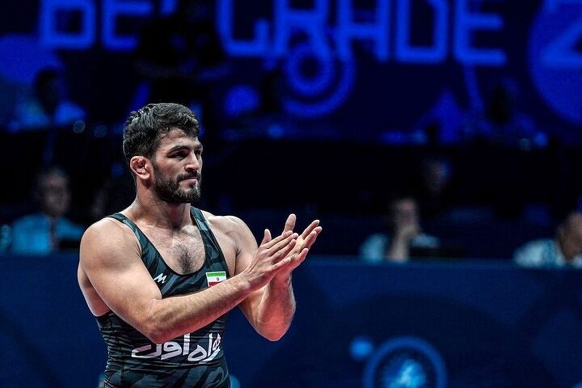 لباس ازبکستان بر تن «حسن یزدانی»!