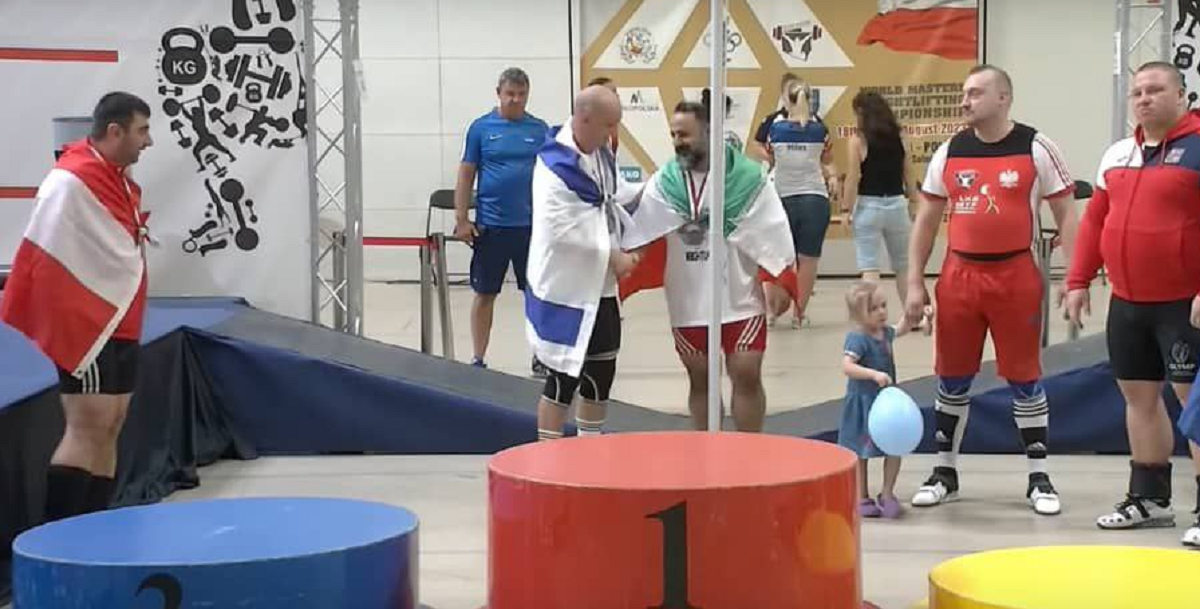 واکنش تند فارس به اقدام پیشکسوتان در مسابقات وزنه برداری لهستان واکنش تند فارس به اقدام پیشکسوتان در مسابقات وزنه برداری لهستان