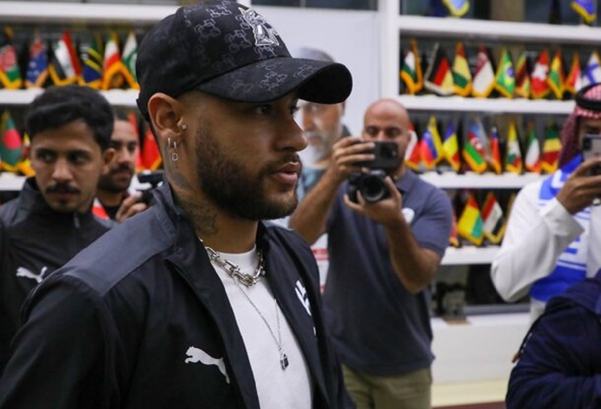 ویدئویی لحظه ورود نیمار به هتل اسپیناس پالاس