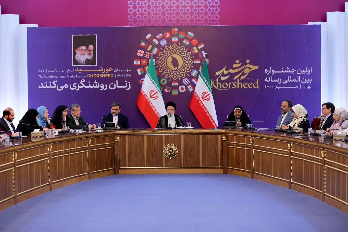 رئیسی: نگاه انقلاب اسلامی به زن نه ابزاری است و نه خانه‌نشین کردن