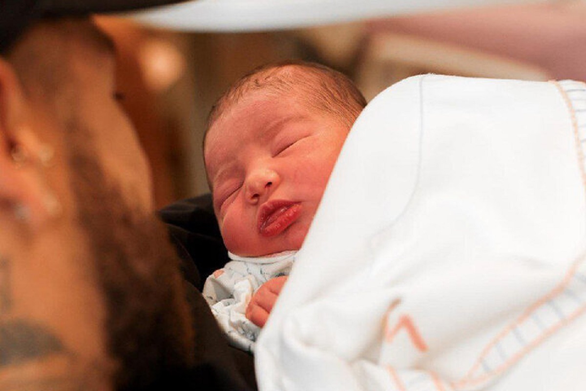 ستاره الهلال پدر شد