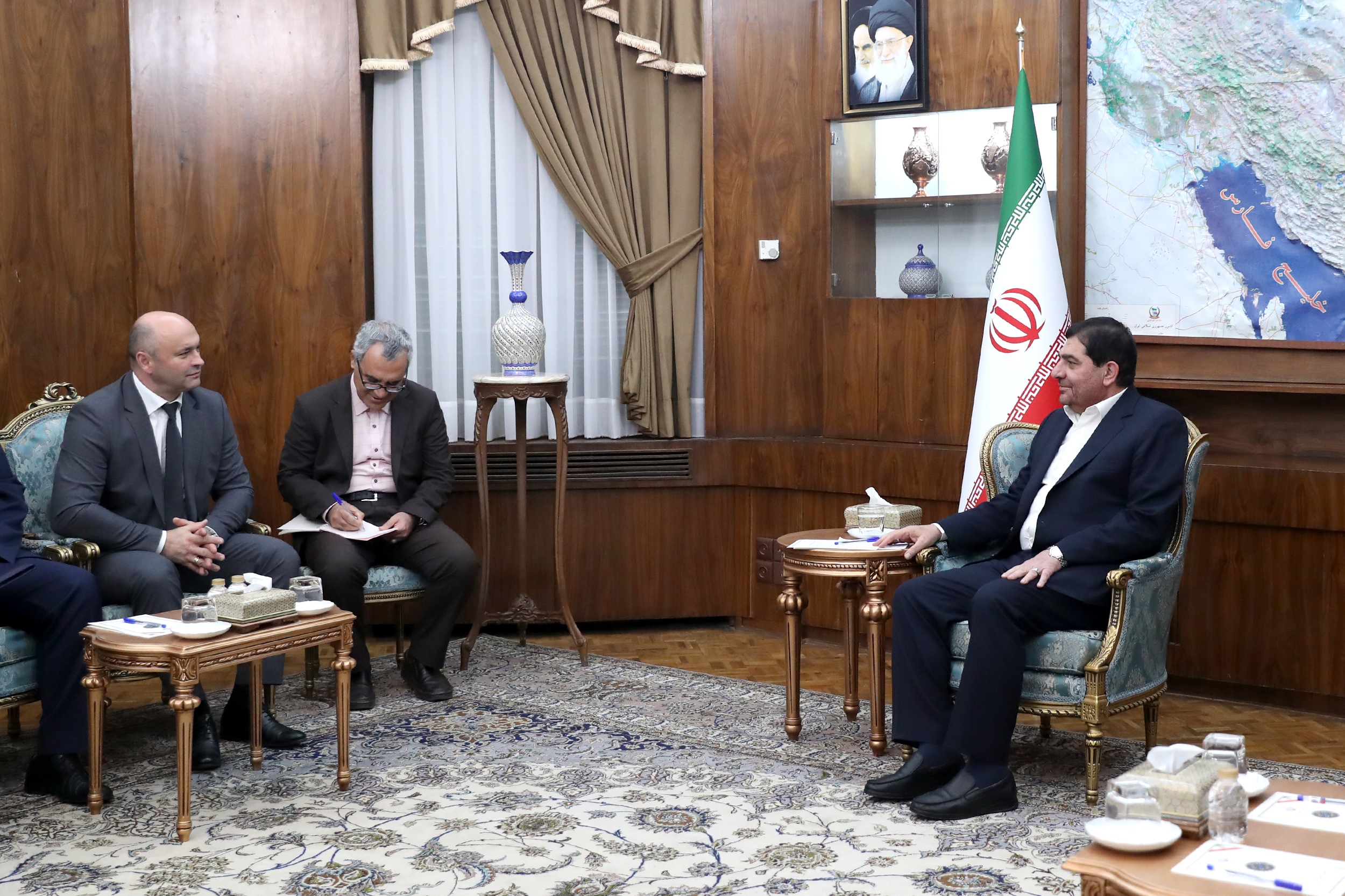 محمد مخبر: باید دلارزدایی در دستور کار روابط ایران و بلاروس قرار گیرد