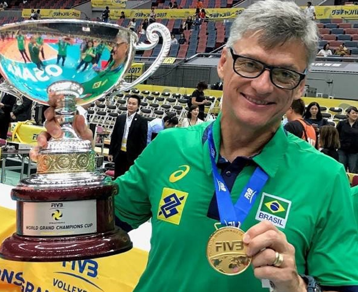 گزینه عجیب تیم ملی؛ نام غیرمنتظره و جدی روی نیمکت والیبال ایران!