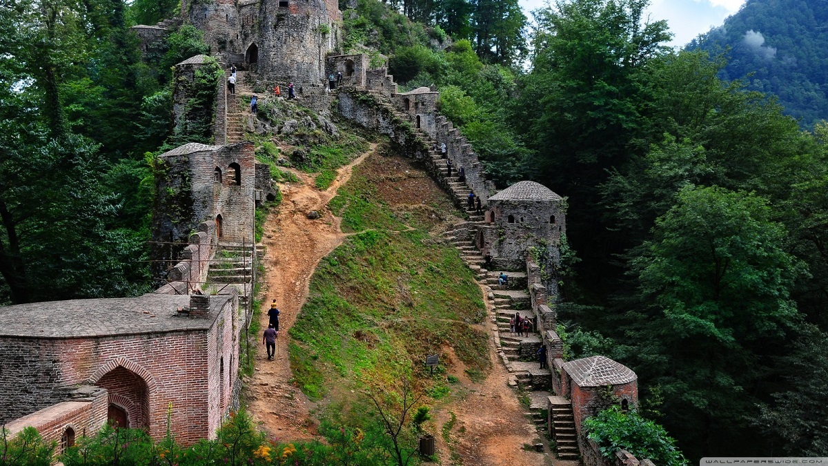 طبیعت زیبا و تماشایی قلعه رودخان