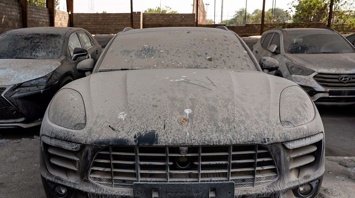 ۱۴ خودروی لاکچری در فدراسیون فوتبال بالا کشیده شد