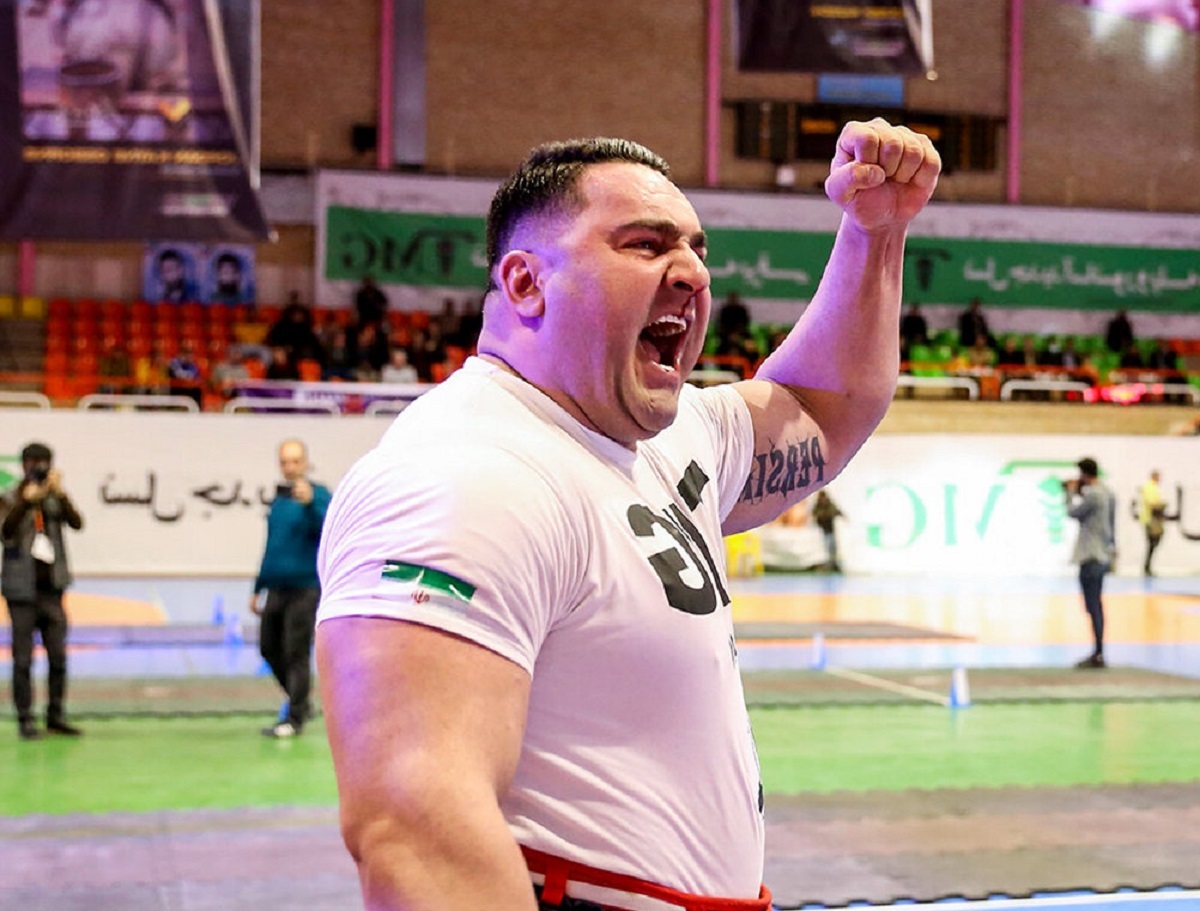 قمهکشی در مسابقات قویترین مردان! قمهکشی در مسابقات قویترین مردان!