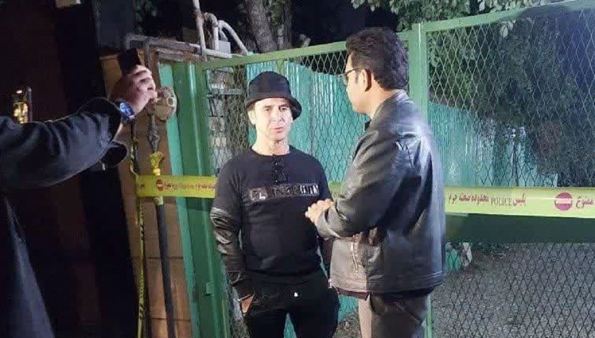 صحبتهای امین حیایی از مقابل ویلای مهرجویی صحبتهای امین حیایی از مقابل ویلای مهرجویی