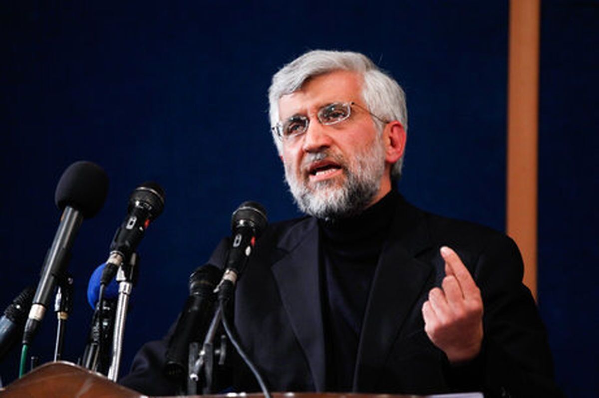 حملات سعید جلیلی به حسن روحانی همزمان با لغو تحریم‌های تسلیحاتی