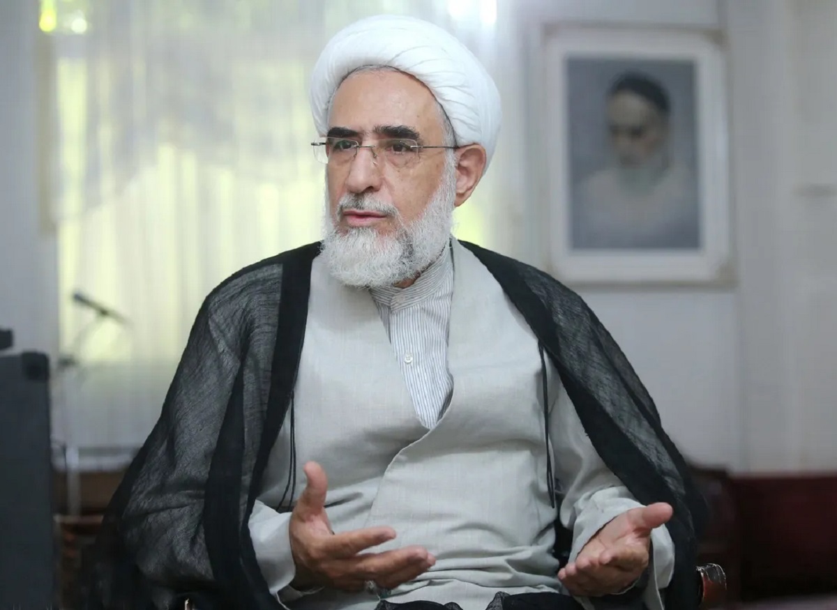 منتجب نیا: برجامی که سند خیانت بود، ناگهان فرشته نجات شد! / دولت رئیسی با چیزی پُز می‌دهد که ۹۰ درصدش برای دولت گذشته است