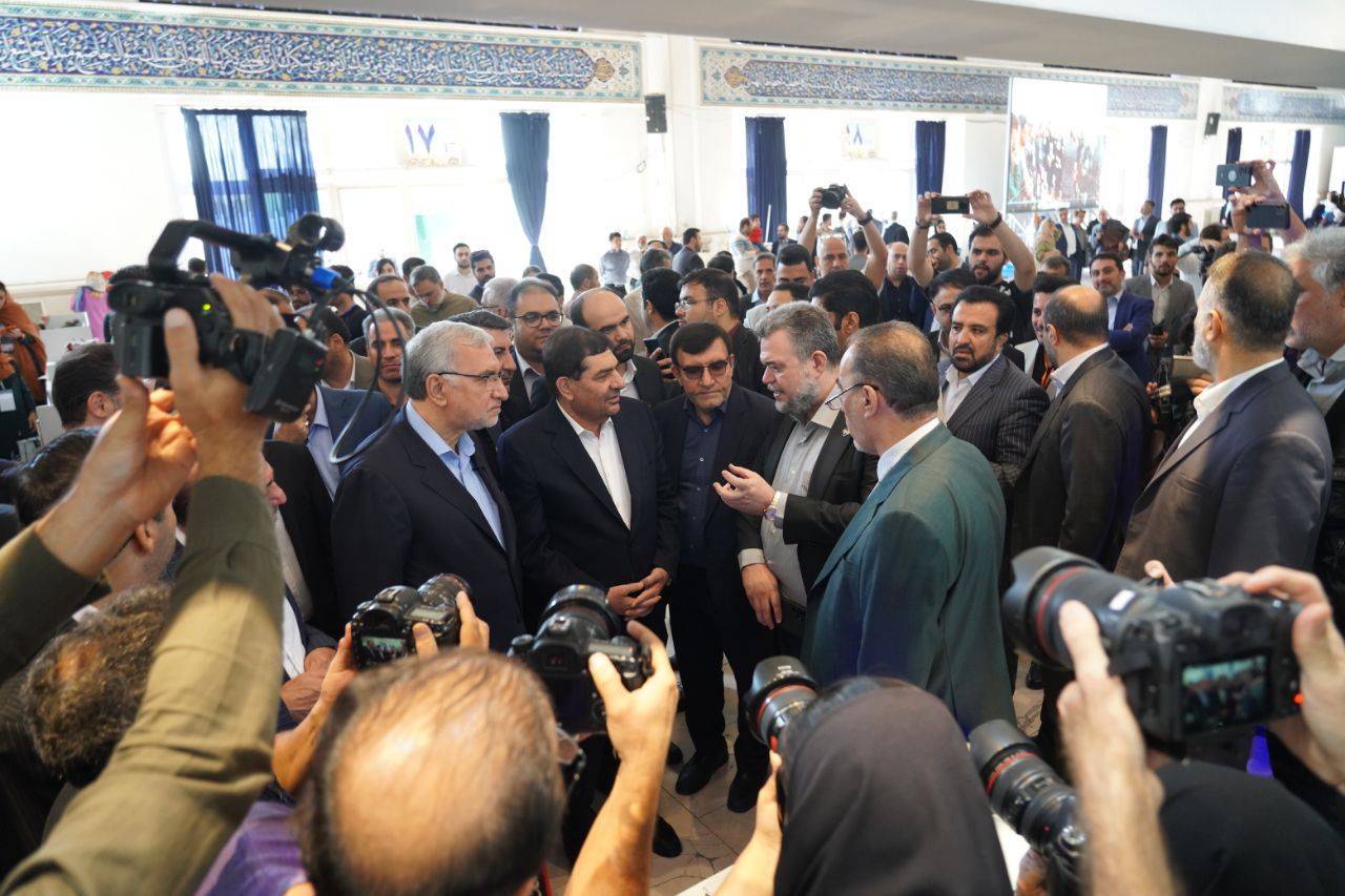 بازدید معاون اول رئیسجمهور از هشتمین نمایشگاه بینالمللی دارو و صنایع وابسته بازدید معاون اول رئیسجمهور از هشتمین نمایشگاه بینالمللی دارو و صنایع وابسته