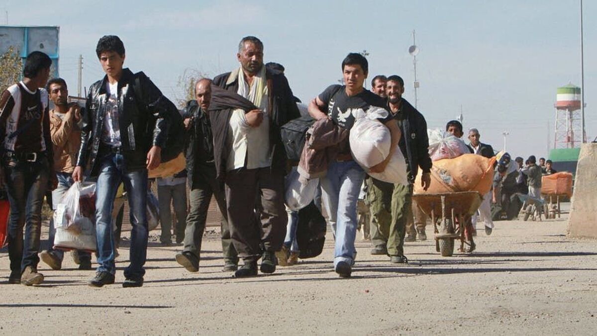 کیهان: مهاجران افغان از یارانه ایران استفاده میکنند کیهان: مهاجران افغان از یارانه ایران استفاده میکنند