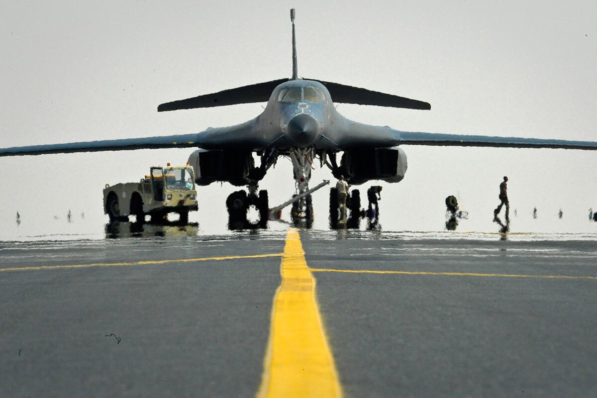 بمب افکن B-1B Lancer بمب افکن B-1B Lancer