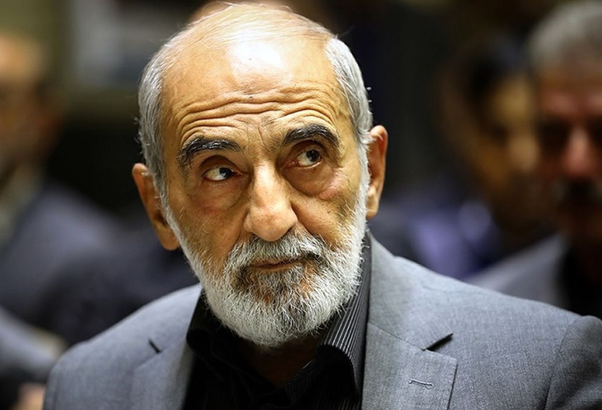 حسین شریعتمداری باز هم خواستار بستن تنگه هرمز شد