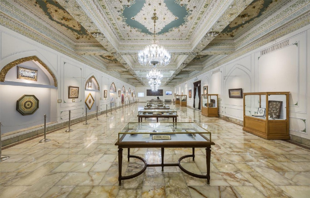 لحظه تلف شدن موجود عجیب الخلقه و نگهداری آن در موزه امام رضا (ع) لحظه تلف شدن موجود عجیب الخلقه و نگهداری آن در موزه امام رضا (ع)