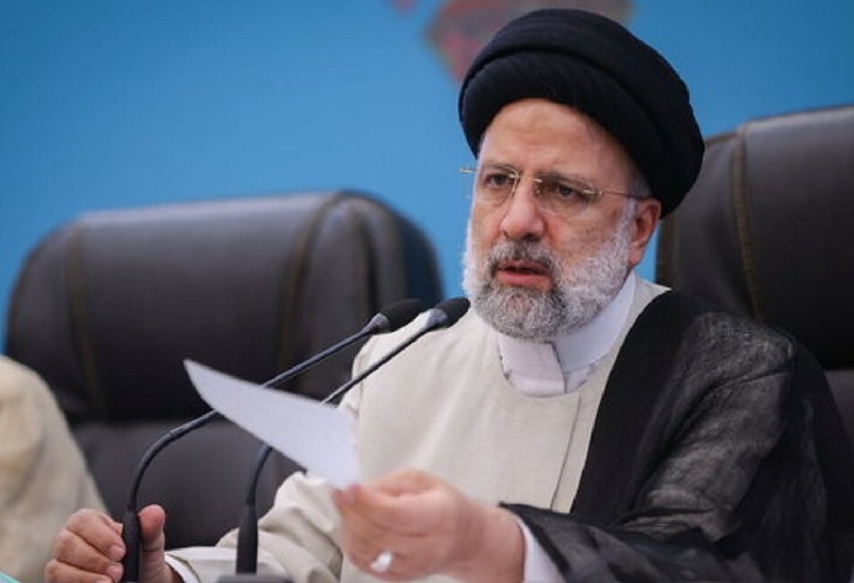 رئیسی دستور برکناری داد، اما وزیر قهر کرد