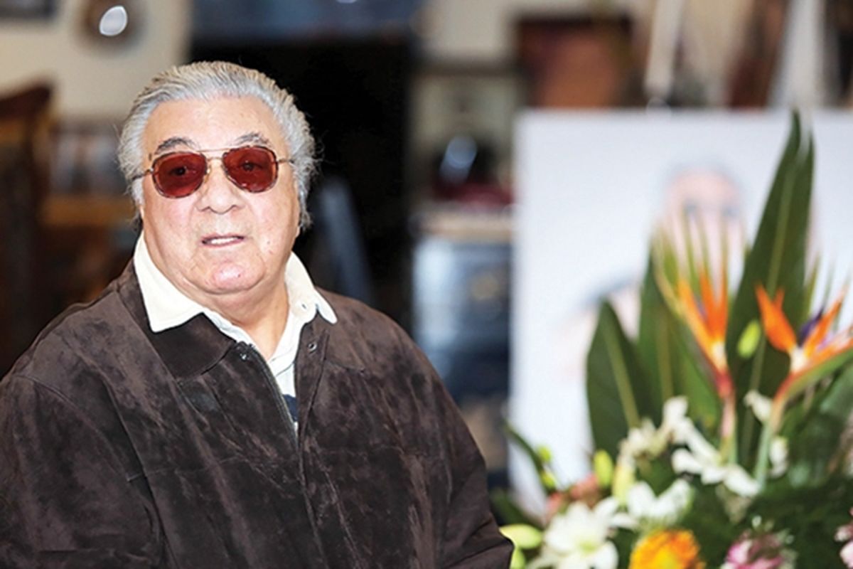 حضور پرتعداد مردم در مراسم تشییع استاد گلپا حضور پرتعداد مردم در مراسم تشییع استاد گلپا