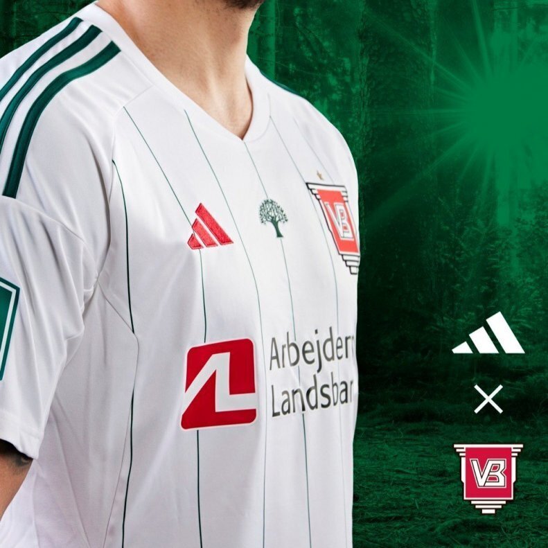 سعید عزت اللهی مانکن آدیداس شد سعید عزت اللهی مانکن آدیداس شد