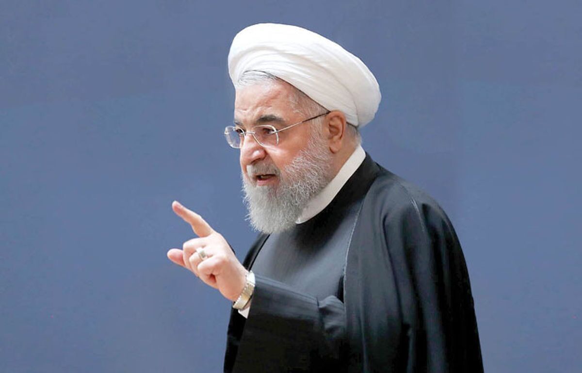 حسن روحانی: اقلیتی آمده و با شعار همه مناصب را گرفته‌اند