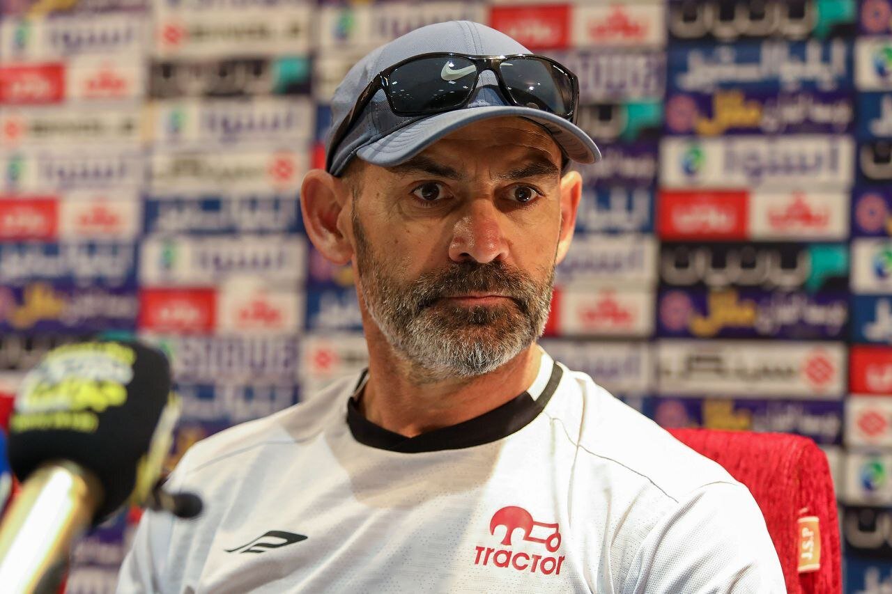 سرمربی تراکتور: سوت‌های مشکوک زده نشود استقلال را می‌بریم