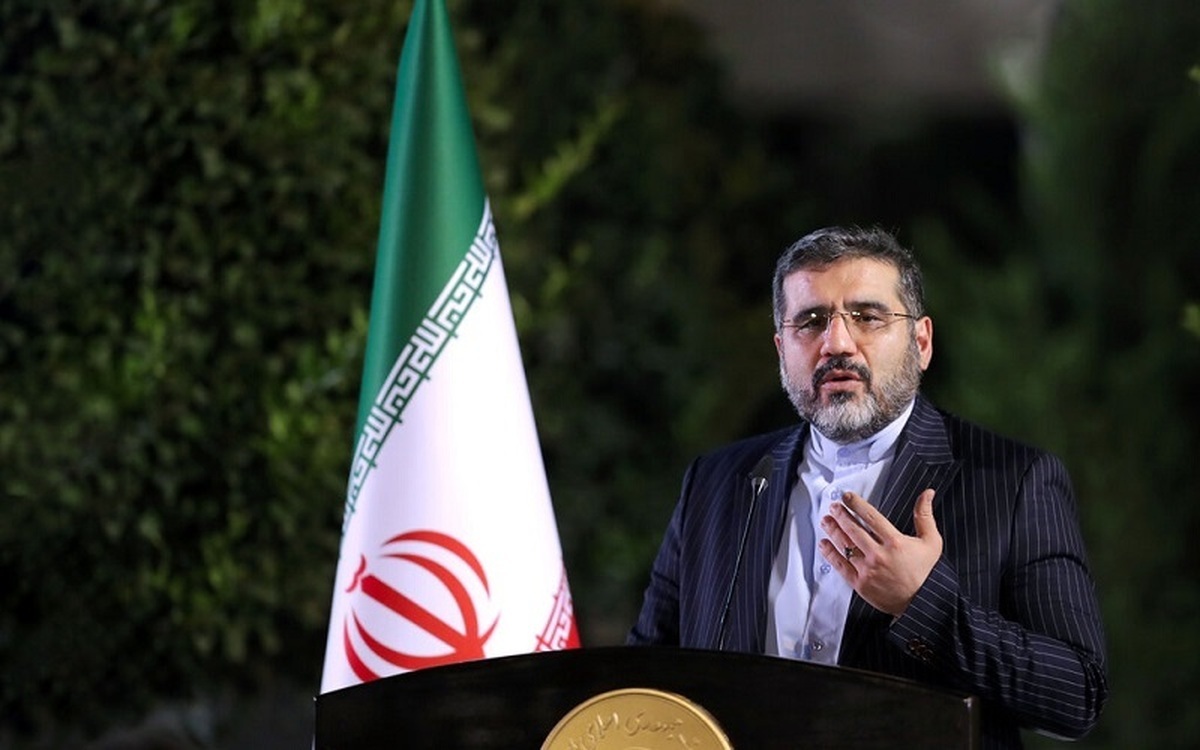 وزیر ارشاد: در دنیایی تاریک که روشنی اندیشه، دیریاب است، آیت‌الله رئیسی حلقه وصل مظلومان است