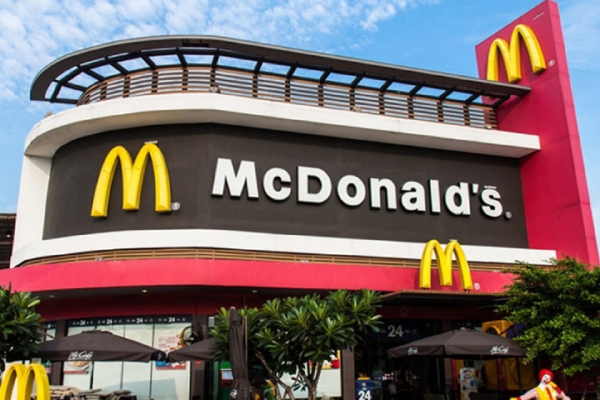 تغییر بستهبندی مکدونالد در حمایت از اسرائیل! تغییر بستهبندی مکدونالد در حمایت از اسرائیل!