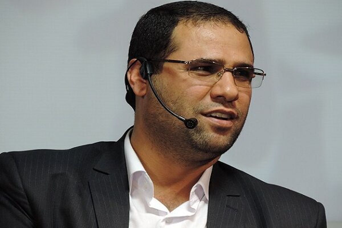 تمسخر مجری تلویزیون از وزیر دولت!