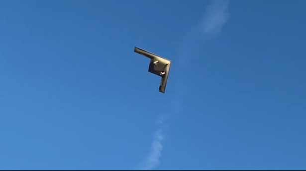 لحظه پرواز پیشرفته‌ترین بمب افکن نسل ششمی جهان