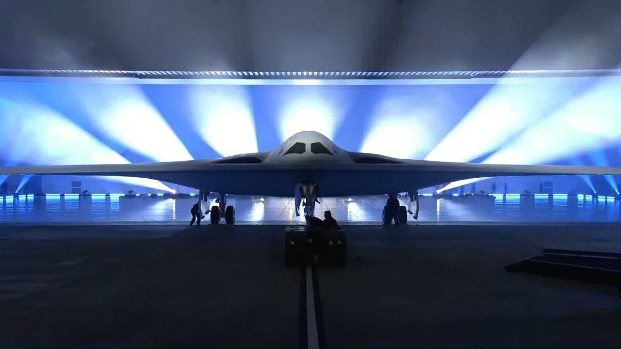 بمب افکن دوربرد رادارگریز B-۲۱ Raider