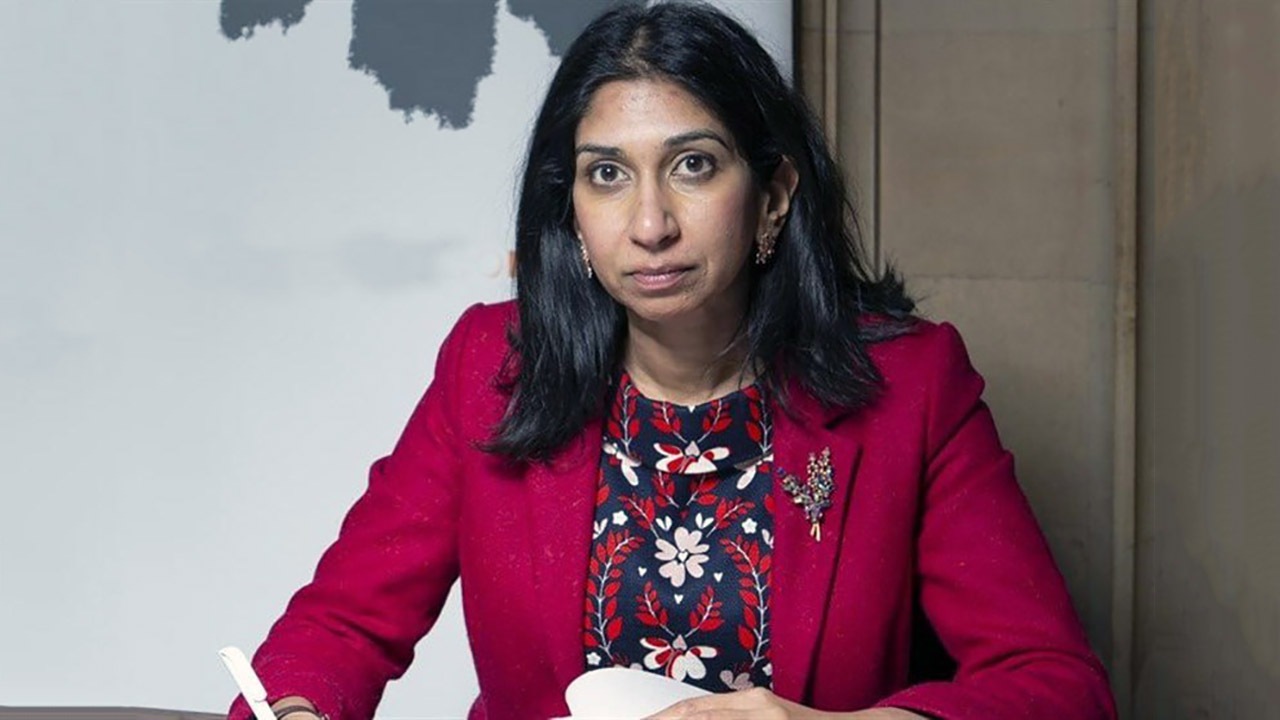 وزیر کشور انگلیس برکنار شد وزیر کشور انگلیس برکنار شد