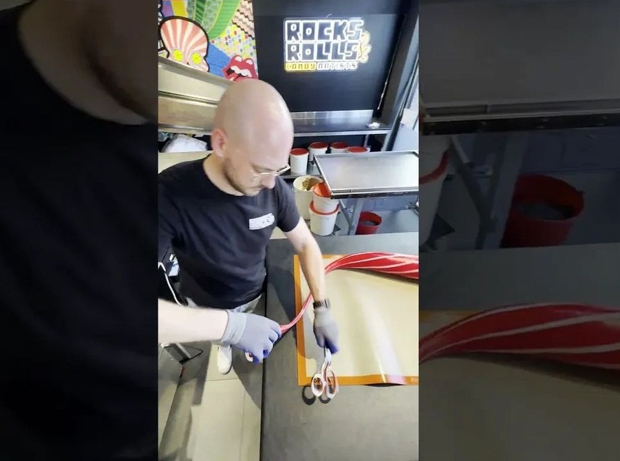 نحوه تهیه آبنبات مشهور بلژیکی نحوه تهیه آبنبات مشهور بلژیکی