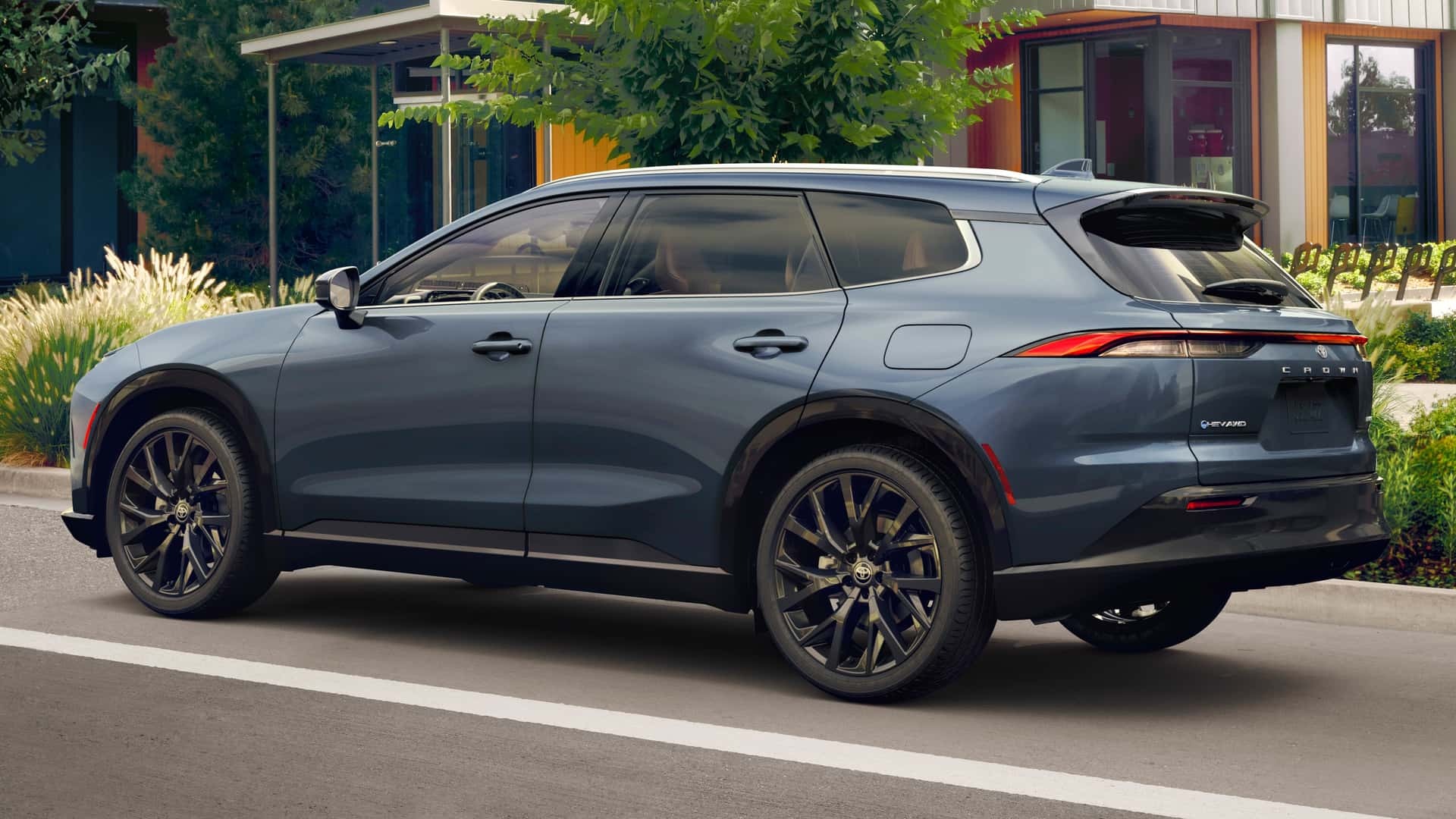 تویوتا کران سیگنیا ۲۰۲۵ ترکیب قدرت و ایمنی 