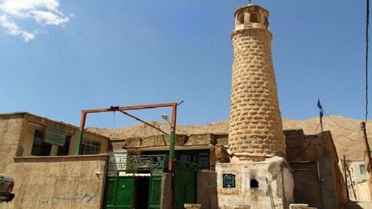 نوسازی نمای مسجد دوره افشاریه با گچ و سیمان! نوسازی نمای مسجد دوره افشاریه با گچ و سیمان!