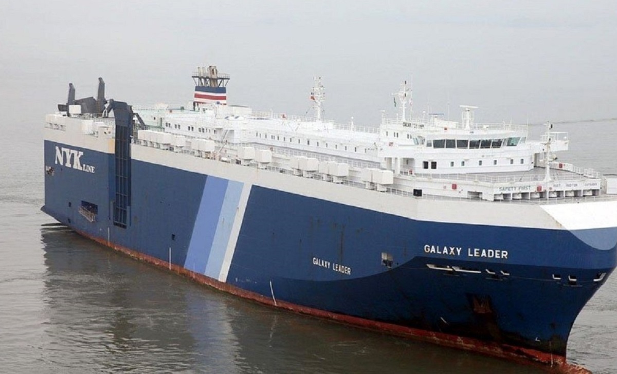 لحظه توقیف کشتی اسرائیلی به سواحل یمن