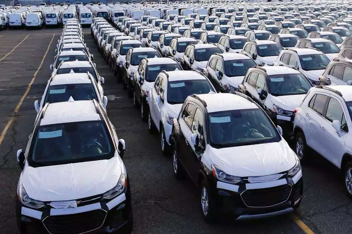 نماینده مجلس: مافیای خودرو واردات خودرو را مسدود کرده است/ ضعف‌های مدیریتی در وزارت صمت مشهود است