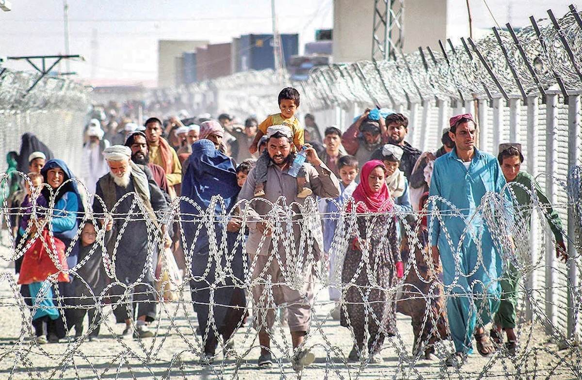 هشدار تند نماینده تبریز به وزیر کشور: ورود اتباع غیرقانونی باید گرفته شود! هشدار تند نماینده تبریز به وزیر کشور: ورود اتباع غیرقانونی باید گرفته شود!