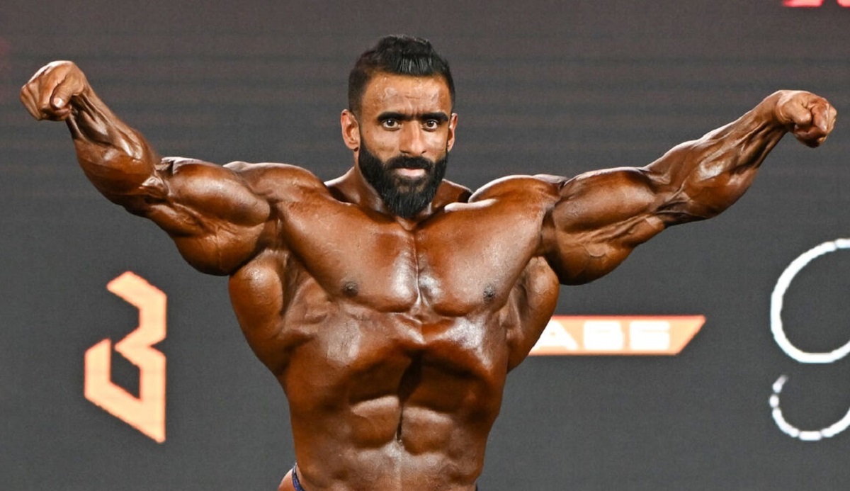 لحظات احساسی هادی چوپان پس از دیدار با خانواده لحظات احساسی هادی چوپان پس از دیدار با خانواده