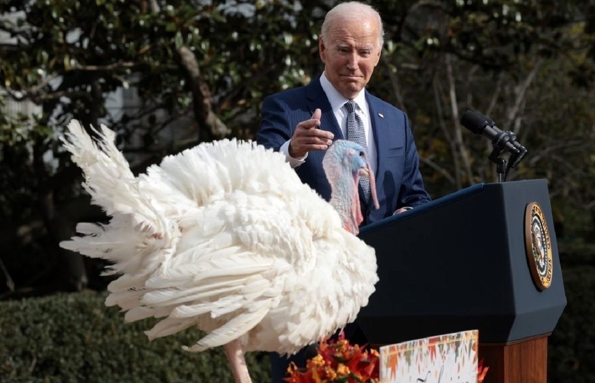 کار عجیب بایدن در روز شکرگزاری! کار عجیب بایدن در روز شکرگزاری!