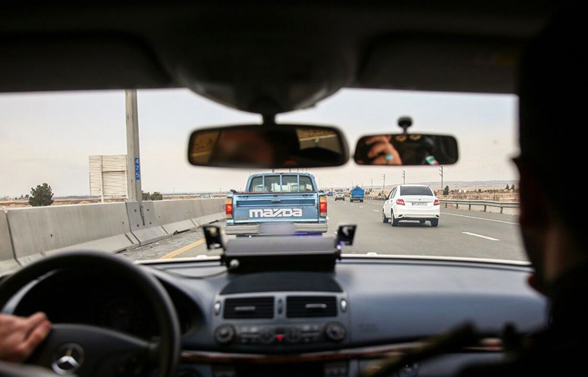 تعقیب و گریز پلیس با سارق در جاده بارانی