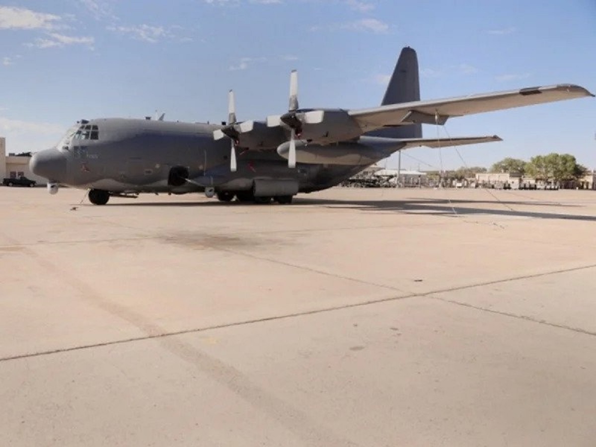 مشخصات هواپیمای AC-۱۳۰ مشخصات هواپیمای AC-۱۳۰