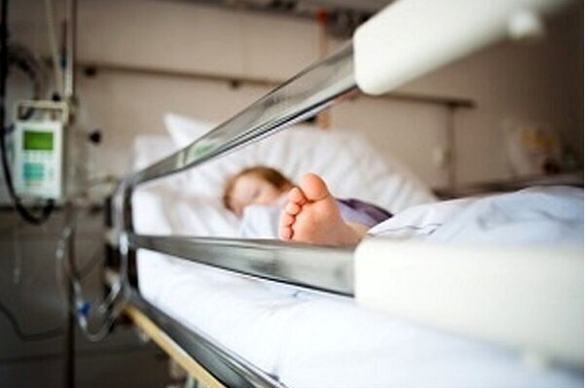 قصور پزشکی در کرمانشاه که دختر ۱۰ ساله را به کما برد/ پدر کودک بخاطر شوک ایست قلبی کرد