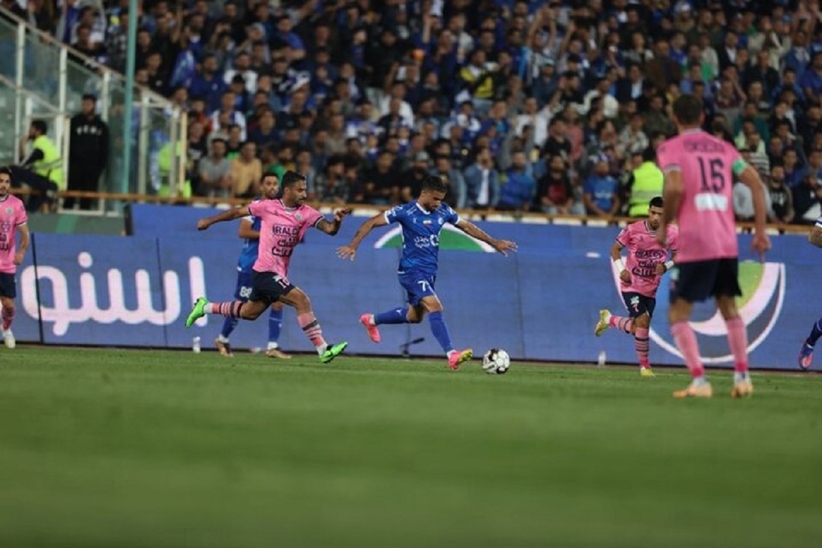 آبی‌ها به صدر رسیدند؛ استقلال ۱ - ۰ آلومینیوم