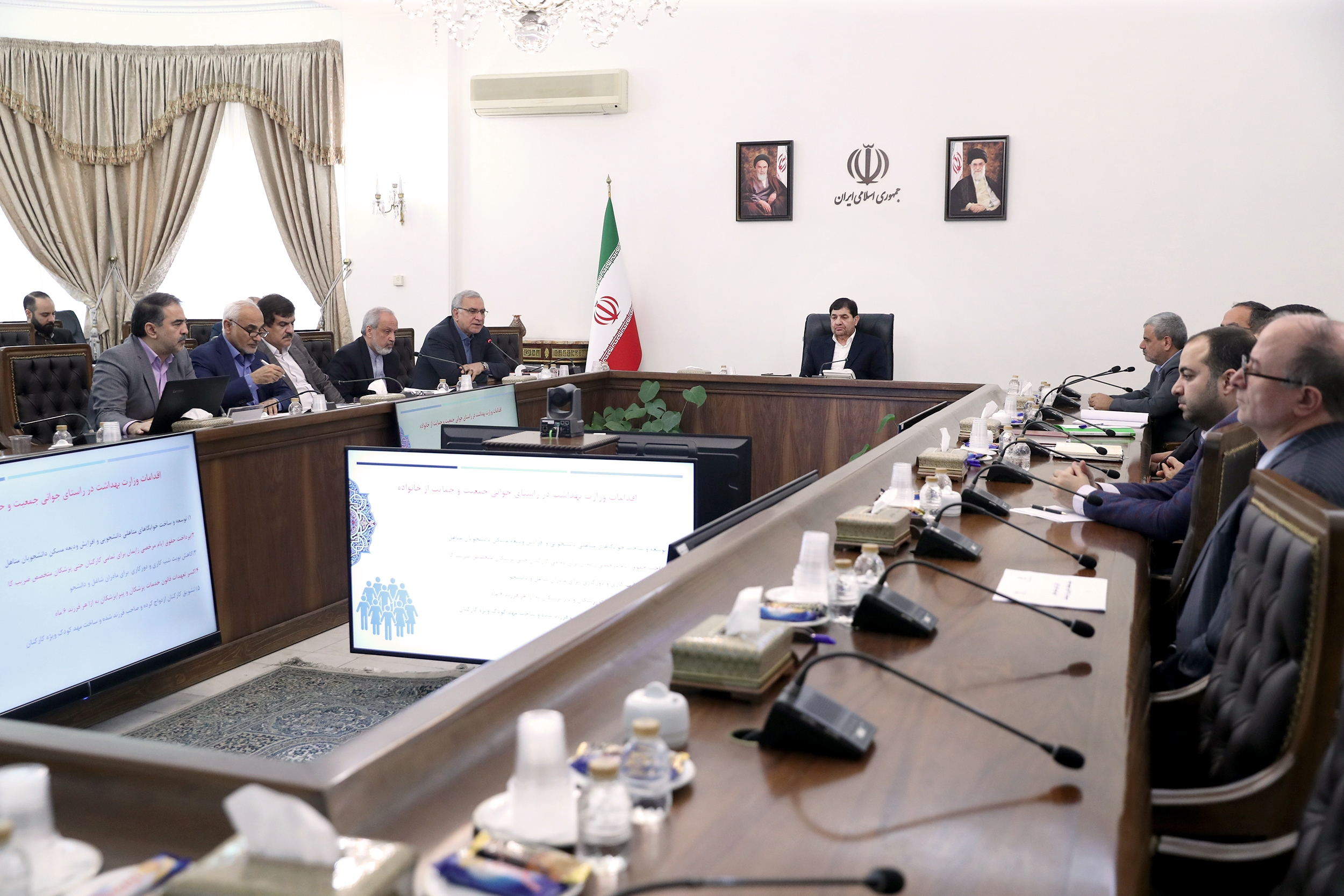 جلسه وزیر و مدیران وزارت بهداشت، درمان و آموزش پزشکی با معاون اول رئیس‌جمهور