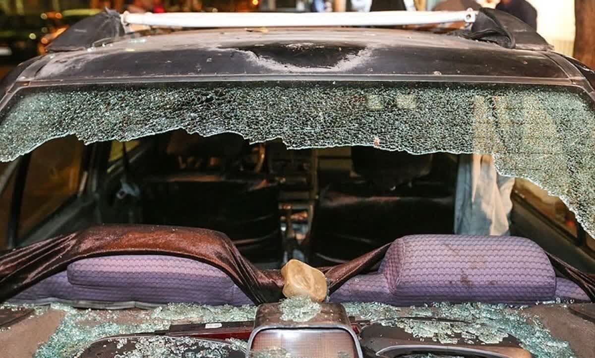 تخریب خودروها توسط اوباش در جاده چالوس