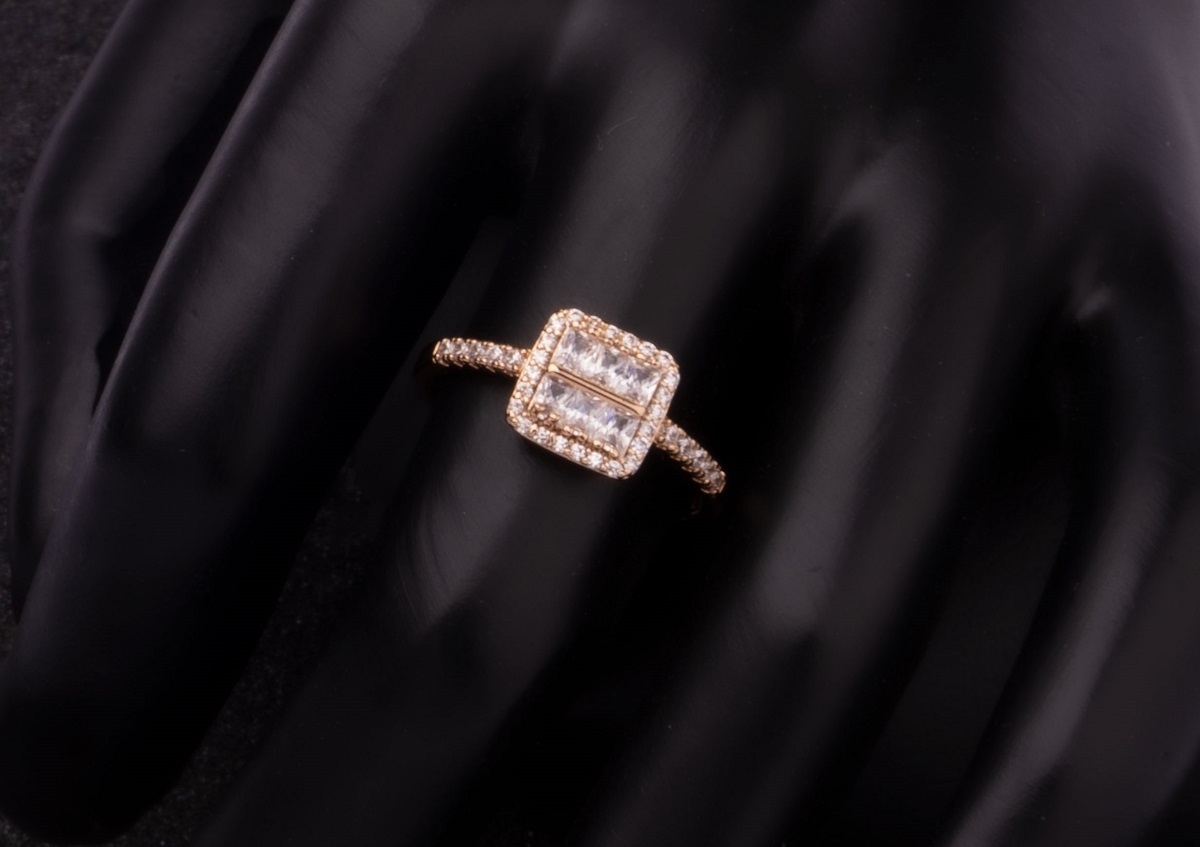 لحظه رونمایی از گرانترین انگشتر الماس!