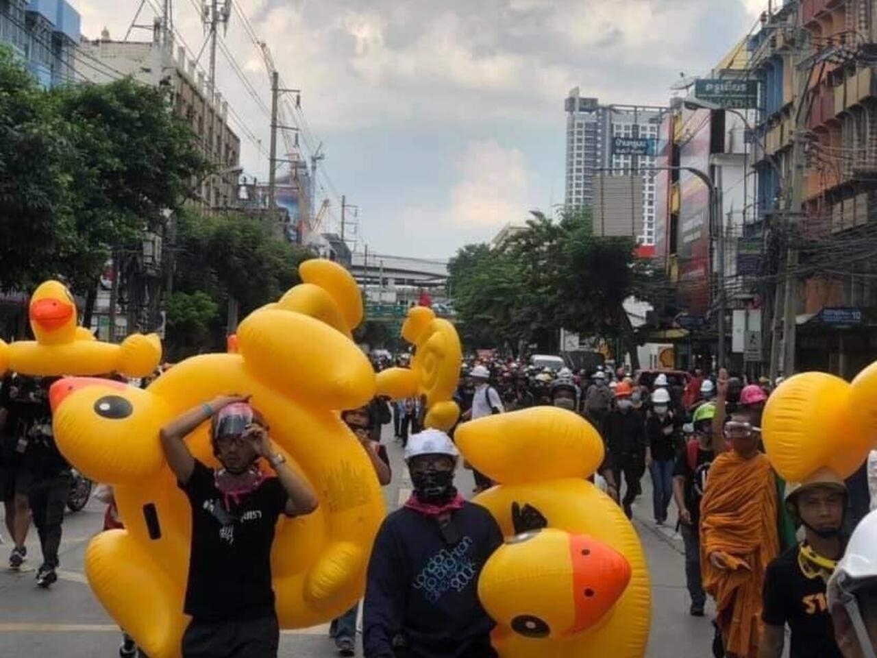 اعتراضات اردک تایلند آیا حلزونهای گردانی اصفهانیها را باید جدی گرفت؟